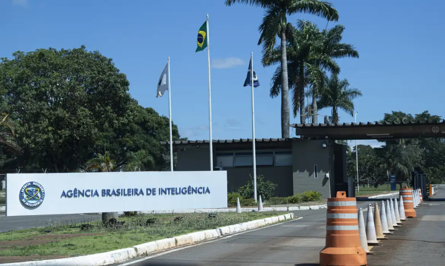 Abin municiou Bolsonaro com dados para produzir desinformação, diz PF