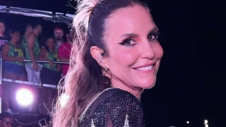 Ivete Sangalo faz visita especial no Carmo, em Salvador, durante gravação