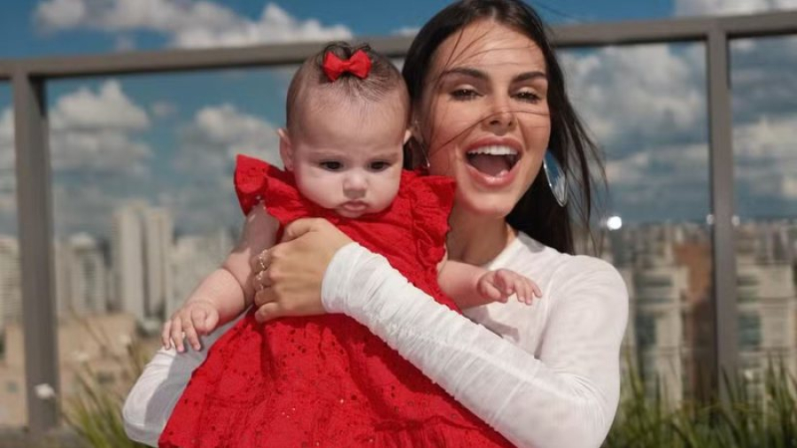 Amanda Kimberlly celebra aniversário da mãe de Neymar com fotos da filha Helena; veja