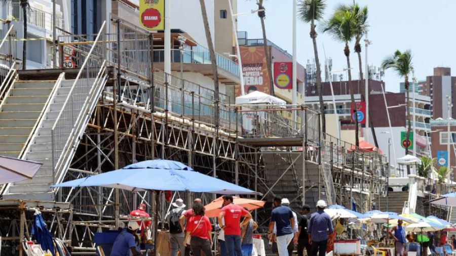 Carnaval de Salvador 2025: Construção de passarela para ambulantes volta a ser alvo do MP