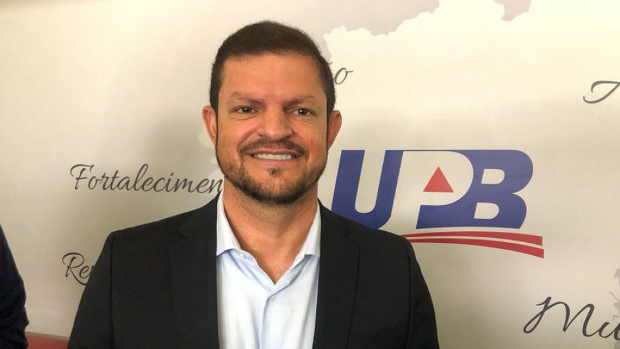 Quinho deixa presidência da UPB e anuncia pré-candidatura a deputado estadual em 2026