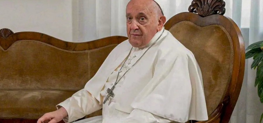 Papa Francisco passa noite tranquila e segue em recuperação, informa Vaticano