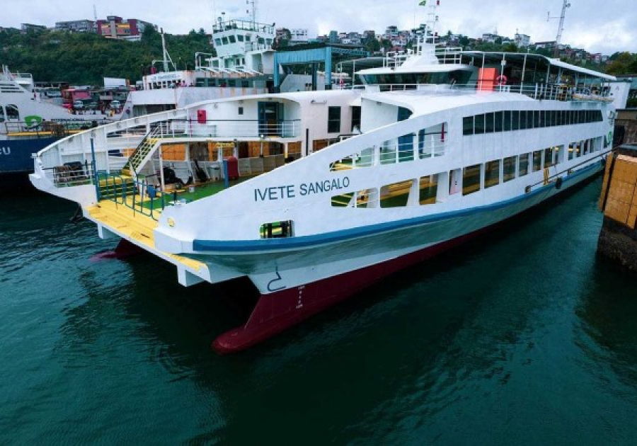 Ferry-boat tem movimento tranquilo nos dois sentidos na manhã desta quarta-feira